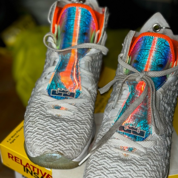 RARE 2019 Nike Lebron 17 BG 'Future Air' - Picture 2 of 2